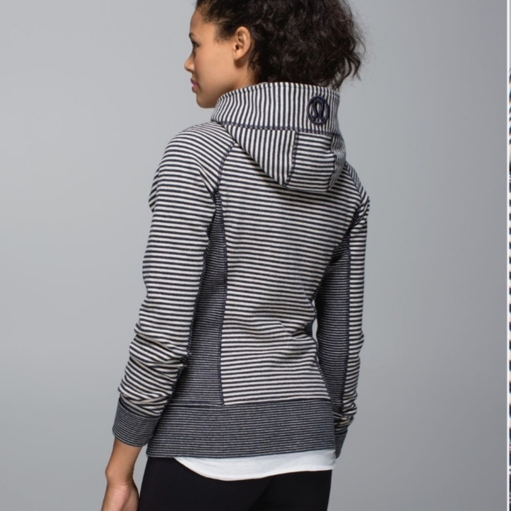 Lululemon Scuba Hoodie II In Maple Stripe - Picture 3 of 14